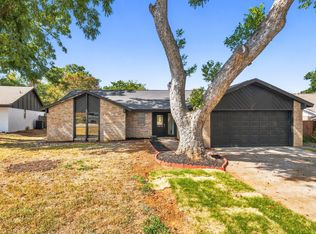 1912 Longmeadow Dr, Arlington, TX 76015