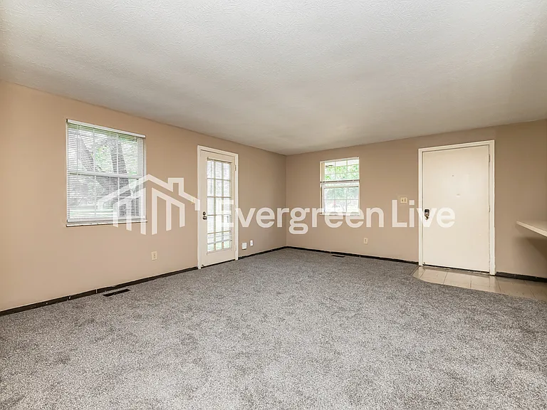 7651 Dalmation Dr — Photo 4