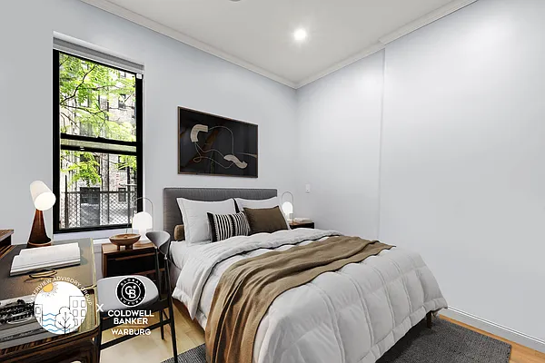 Sold by Coldwell Banker Warburg | media 4