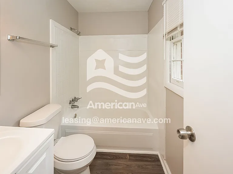 501844_010_main_bathroom_14221189.jpg