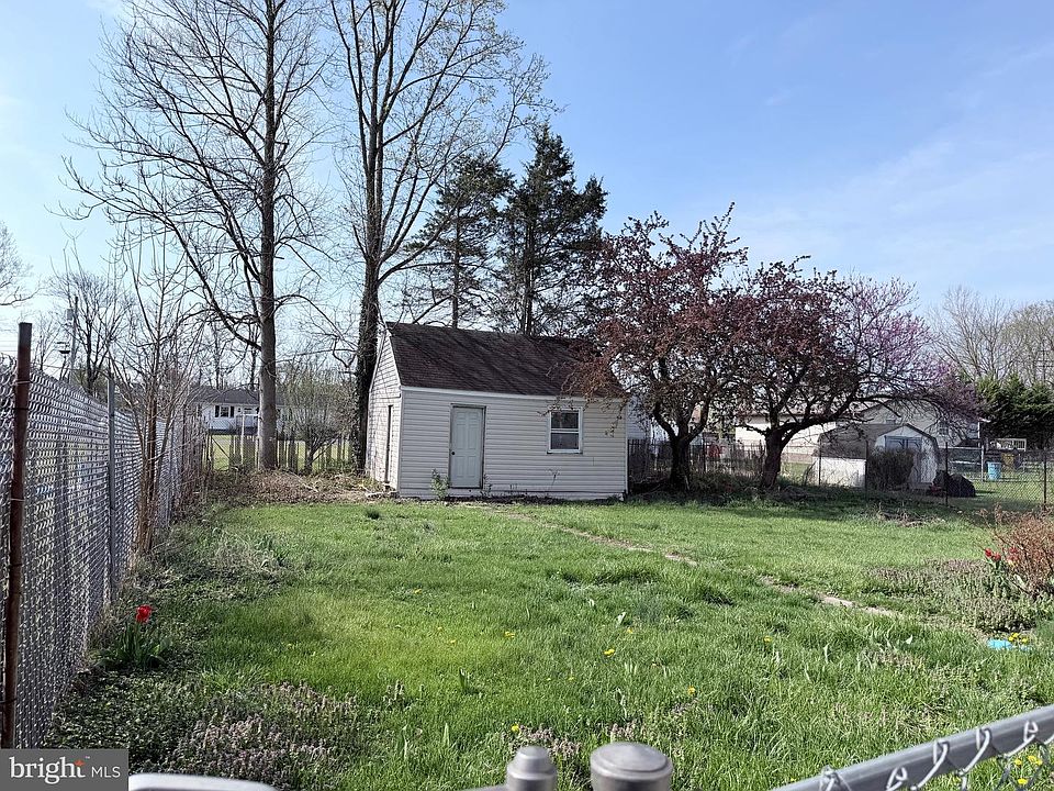 2nd image of 105 Marl Dr