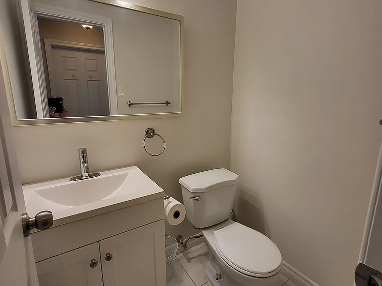 36 Cambridge Cres #MAIN — Photo 9