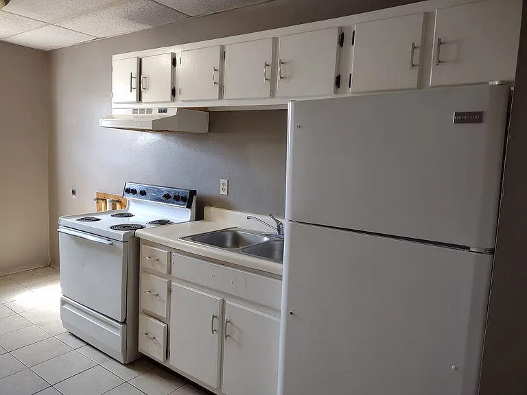 505 Oak St — Photo 14