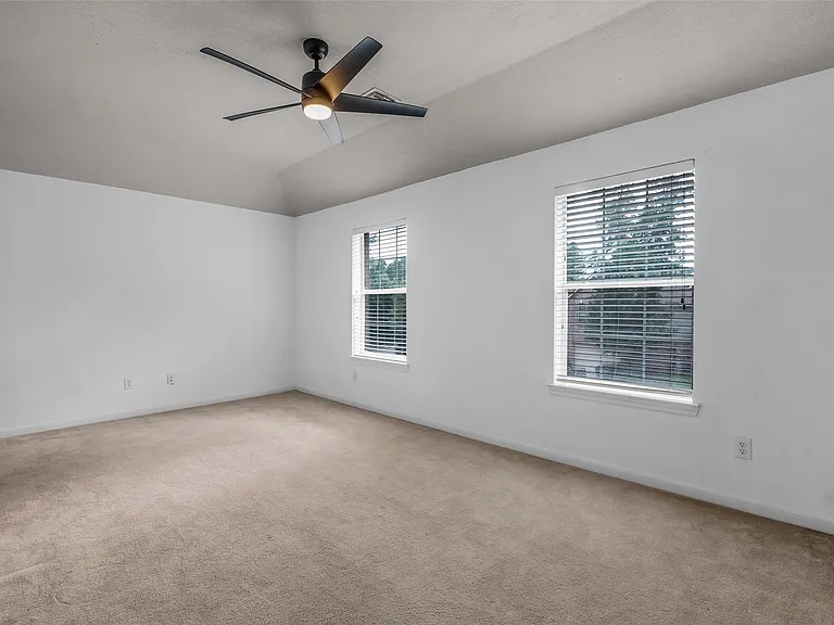 75 N Spinning Wheel Cir — Photo 17