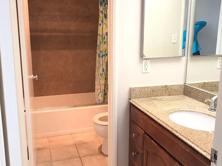 Upstairs hallway second full bathroom