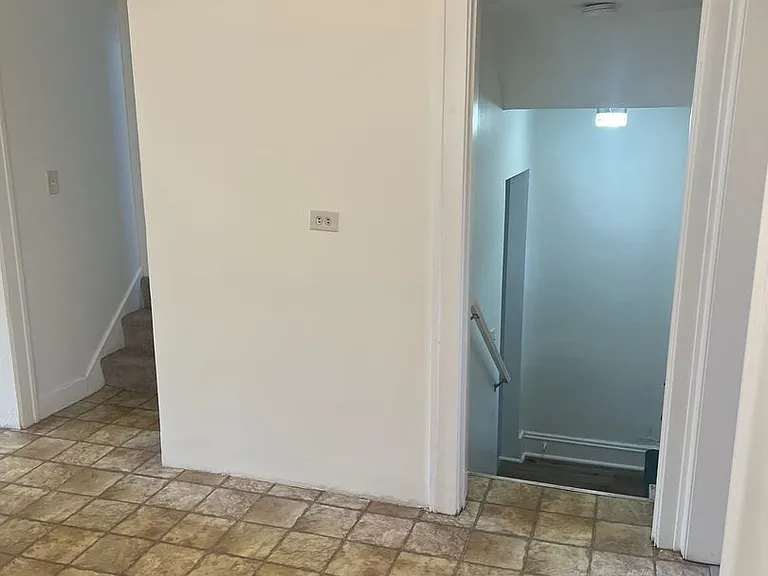 2561 S Taylor Rd — Photo 10