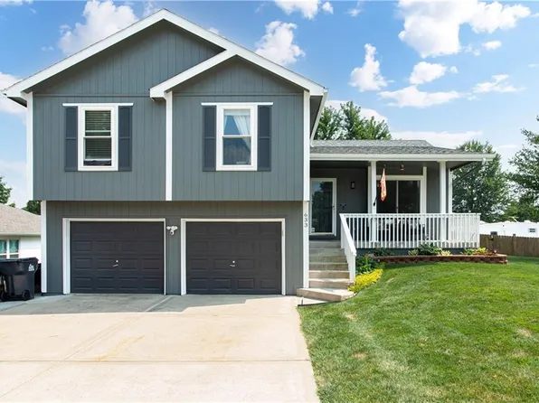633 SW Gateway Dr, Grain Valley, MO 64029