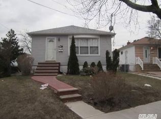 24312 149th Ave, Jamaica, NY 11422