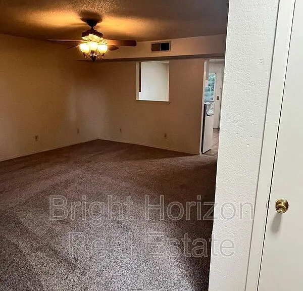 1408 Arvel Cir #B — Photo 6