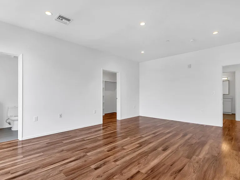 11260 Mississippi Ave #405 — Photo 34