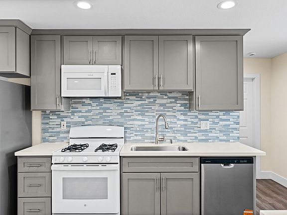 5th image of 1029 S Montebello Blvd #A