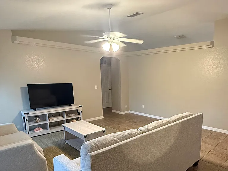2240 SW 169th Pl — Photo 7