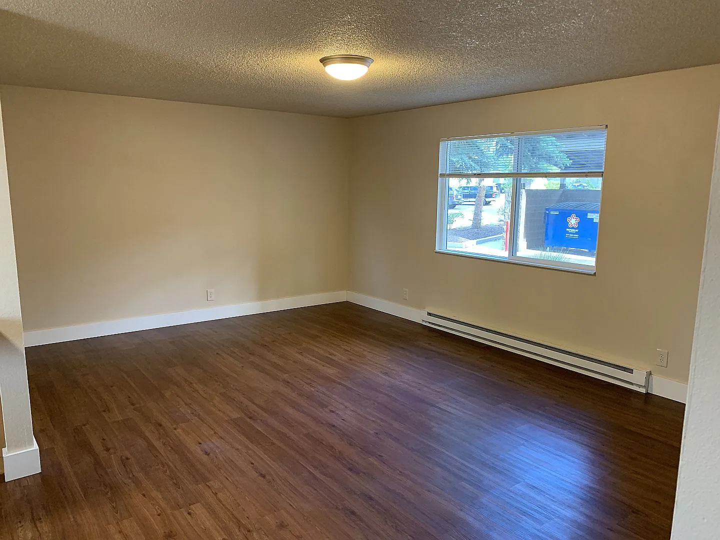 3 bed, 1031 sqft, $1,795 — Photo 3