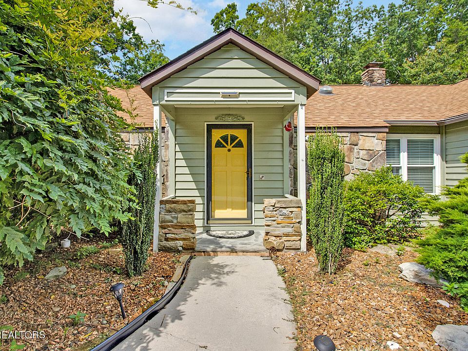 1st image of 24 Kingsboro Ln
