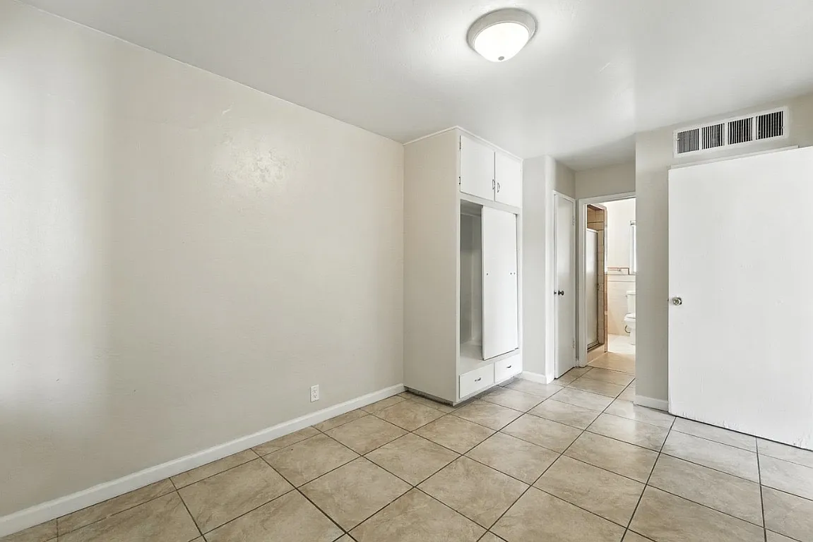151 W 18th St - 5 — Photo 3