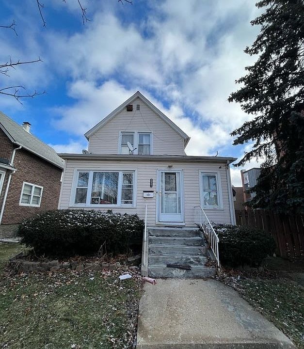 1st image of 2641 S 61st Ct