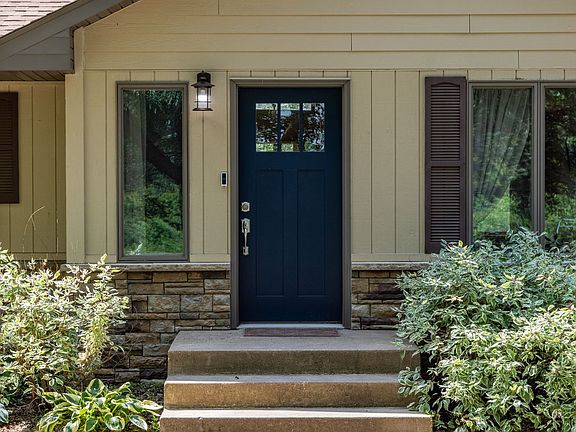 3rd image of 6868 Jamaca Ave N