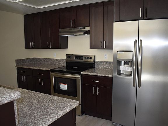 3rd image of 2287 Dunlop St #7