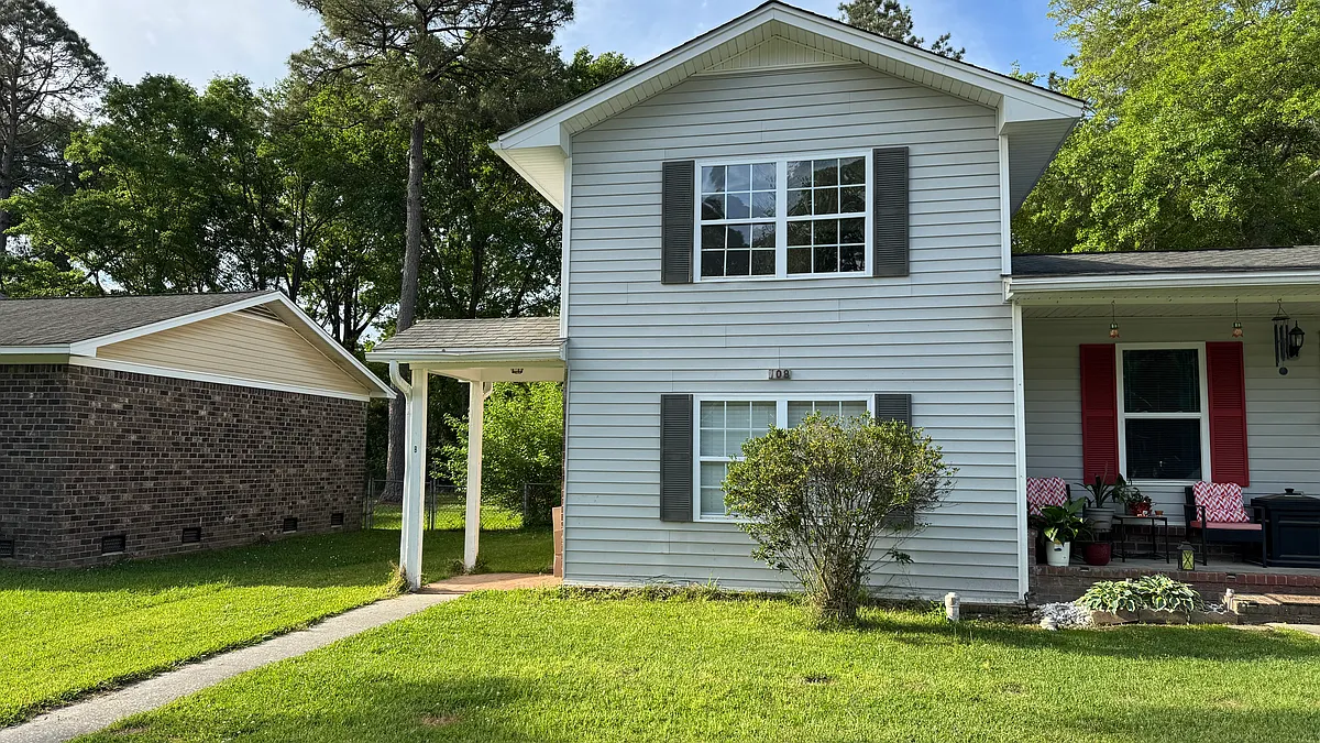 Building Photo - 108 Roberta Dr #B