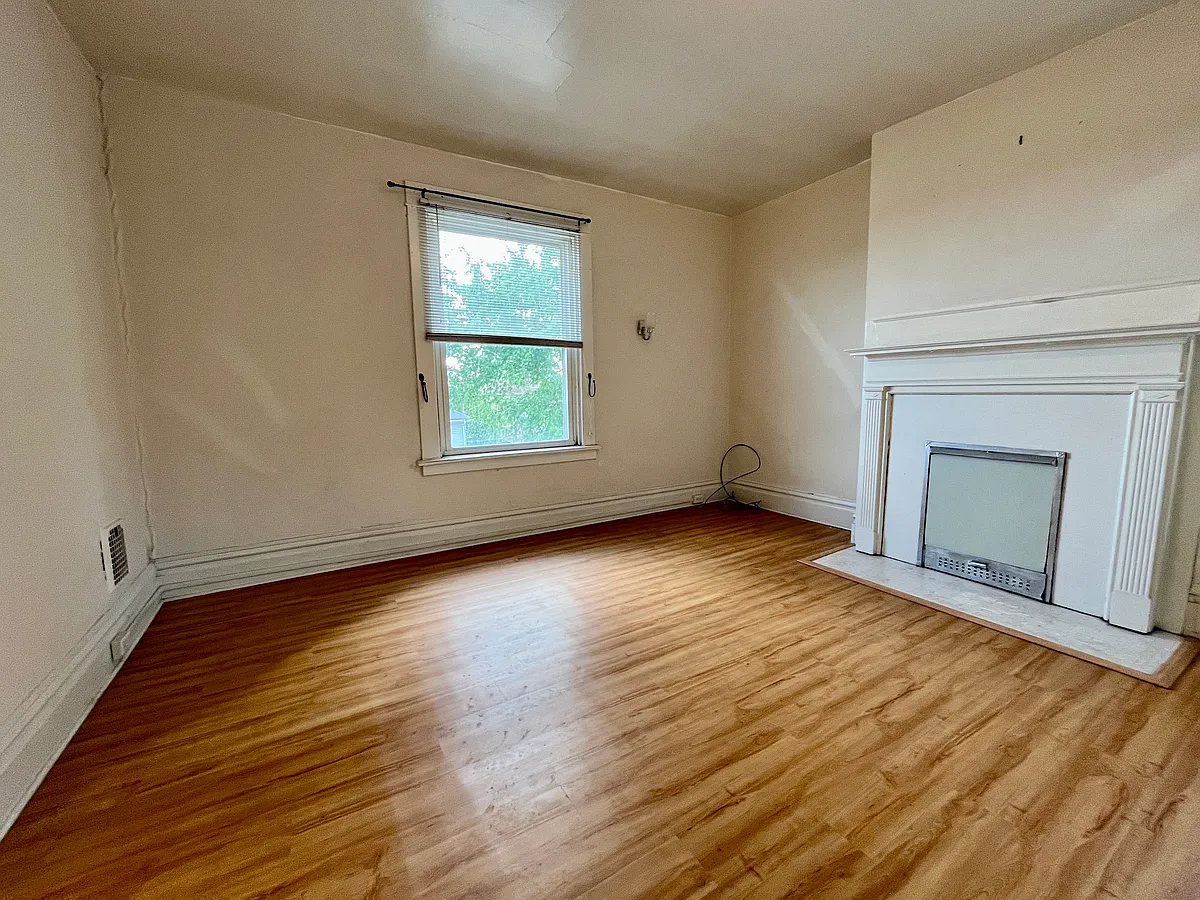 Building Photo - 1413 Chelton Ave #2