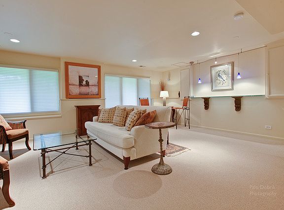 4th image of 1034 N Glenview Ct