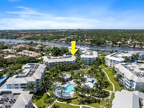 2nd image of 832 Bay Colony Drive S