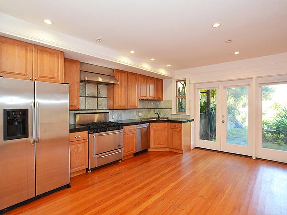 2nd image of 2466A Geary Blvd