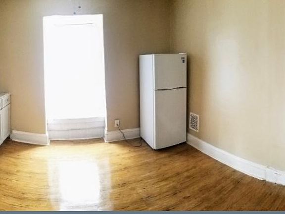 2nd image of 5413 Tacoma St Floor 3
