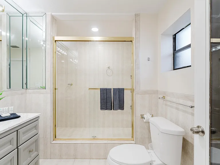 1016 NE 26th Ave #1016 — Photo 17