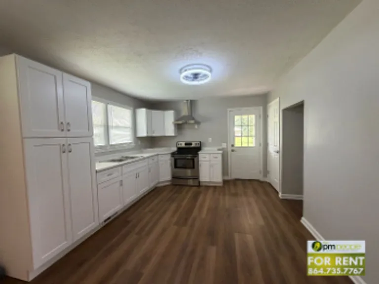 119 Welborn Cir — Photo 12