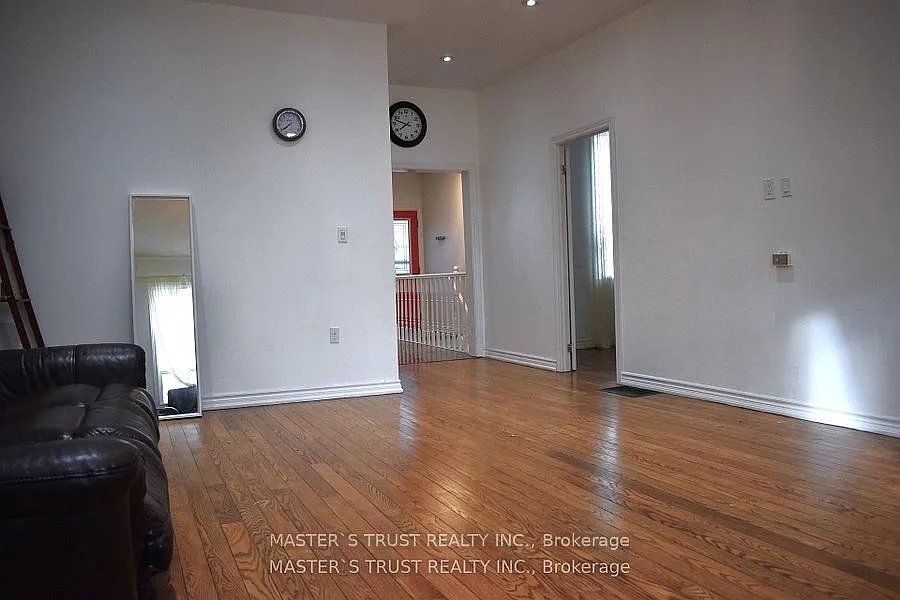 3 bed, $3,100 — Photo 2