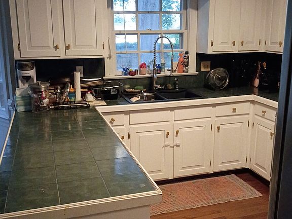 4th image of 844 Jeffreys Road