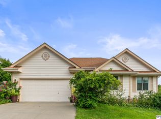 15102 Willow Creek Dr, Omaha, NE 68138