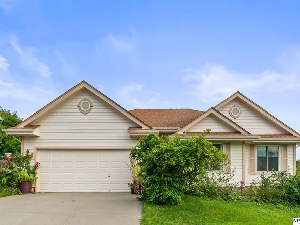15102 Willow Creek Dr, Omaha, NE 68138
