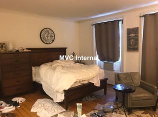 88 Charles St #2C, Boston, MA 02114