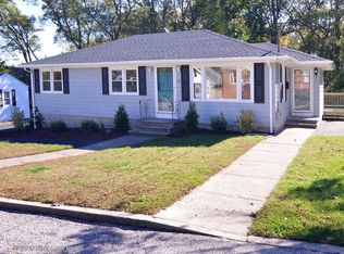 14 Bowen St, Johnston, RI 02919