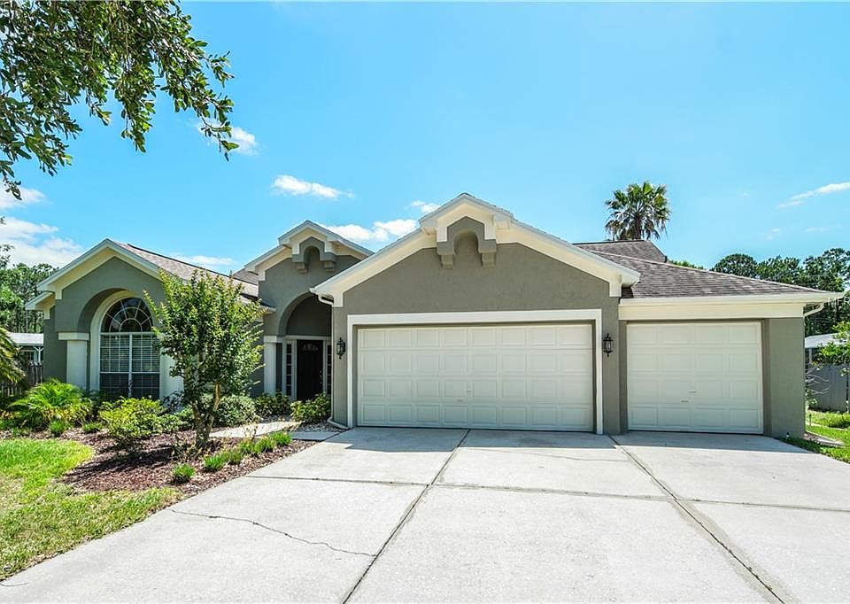 1st image of 556 Serenity Pl