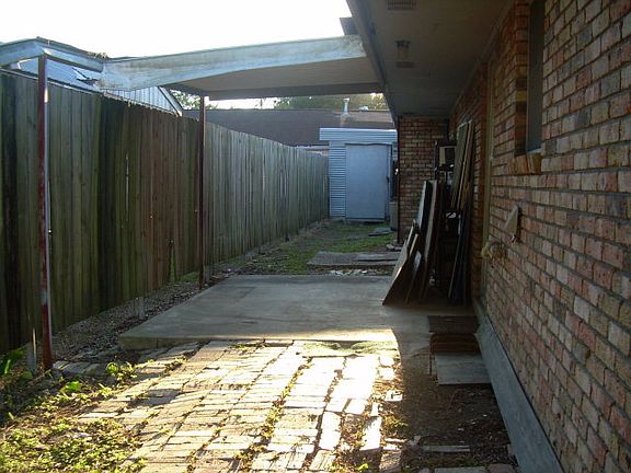 2nd image of 115 W 158th St