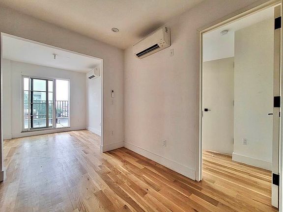 2nd image of 830 Saint Johns Pl #5E