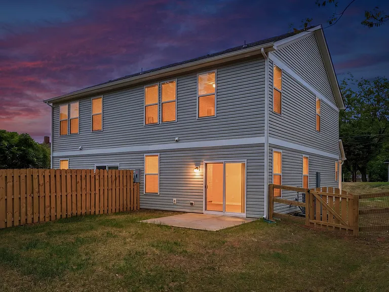 645 Brookwood St #A — Photo 24