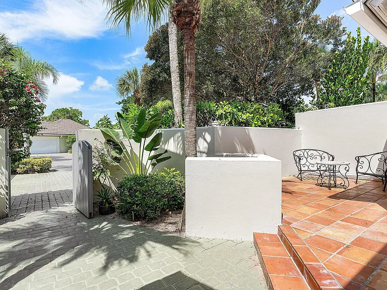 2584 Muirfield Ct — Photo 6
