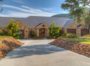 216 Skippin Stone Ln, Concan, TX 78838