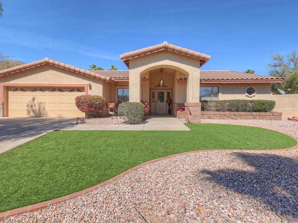 1629 E Echo Ln Phoenix AZ-large-001-18-M