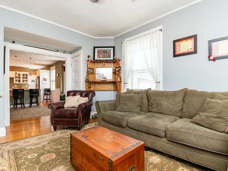 18 Dighton St — Photo 2