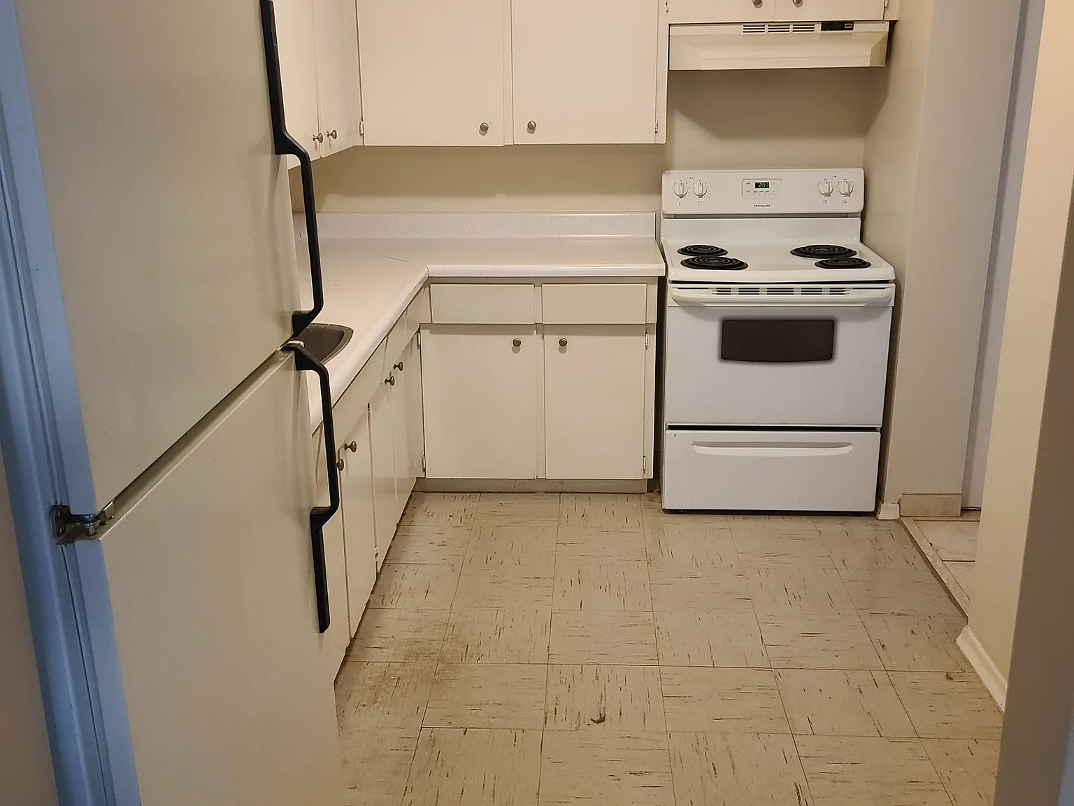 380 Erb Street West Waterloo — Photo 3