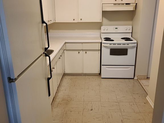 3rd image of 380 Erb St W #205