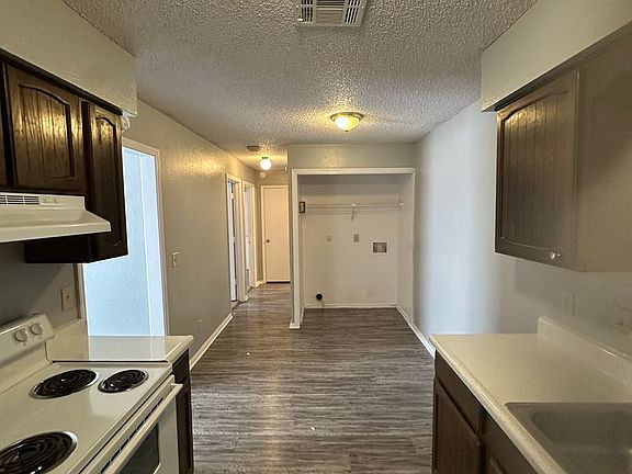 2nd image of 108 NE Katherine Ave #108E