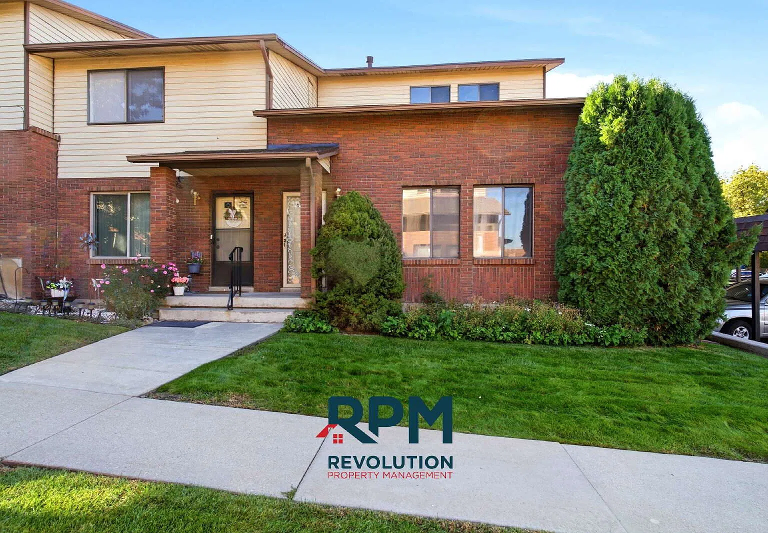 3 bed, 2.0 bath, 1344 sqft, $1,750 — Photo 1