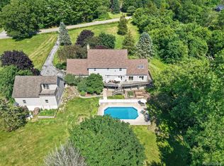 8114 Chilson Rd, Pinckney, MI 48169