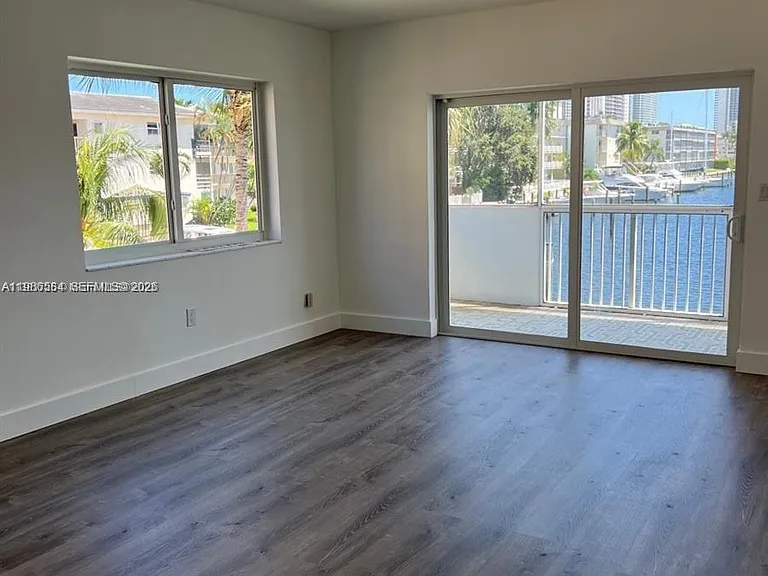 462 Golden Isles Dr #202 — Photo 7